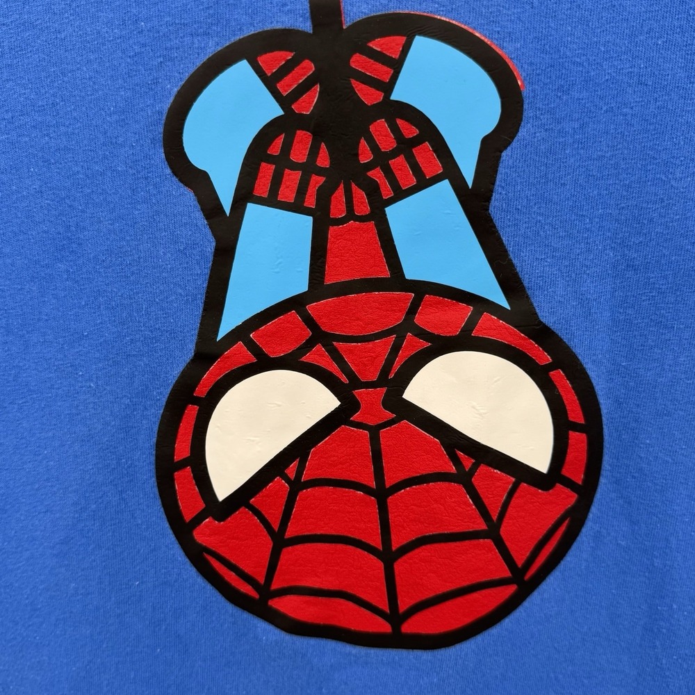 Spiderman XL T Shirt Blue Spidey Hanging Upside Down 100% Cotton Preowned